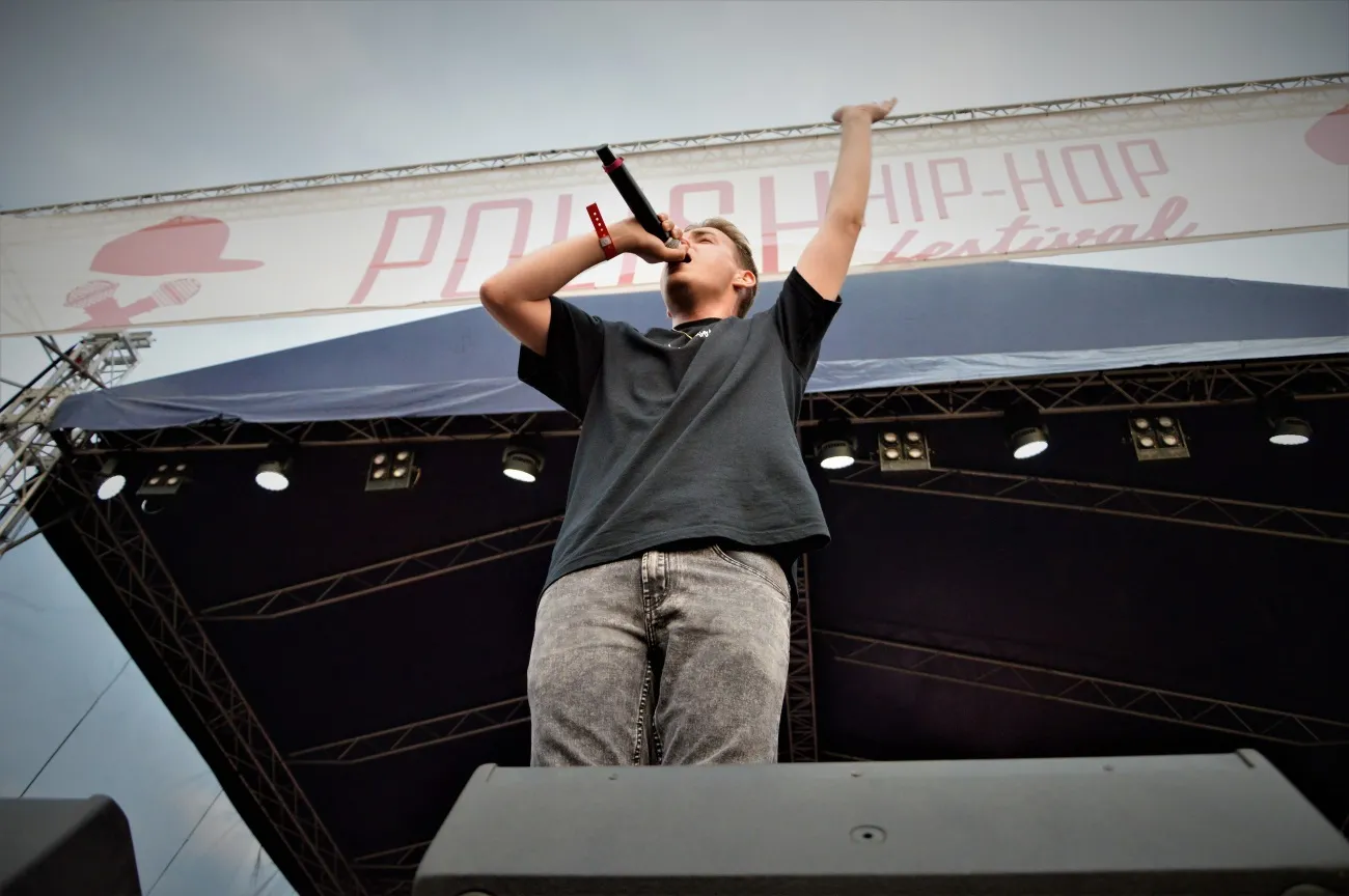 11253259-otsochdzi-na-scenie-w-plocku.jpg