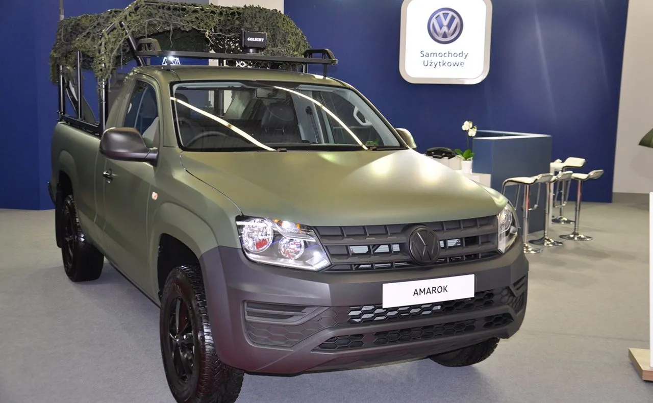Wojskowy Volkswagen Amarok z pojedyńczą kabiną 