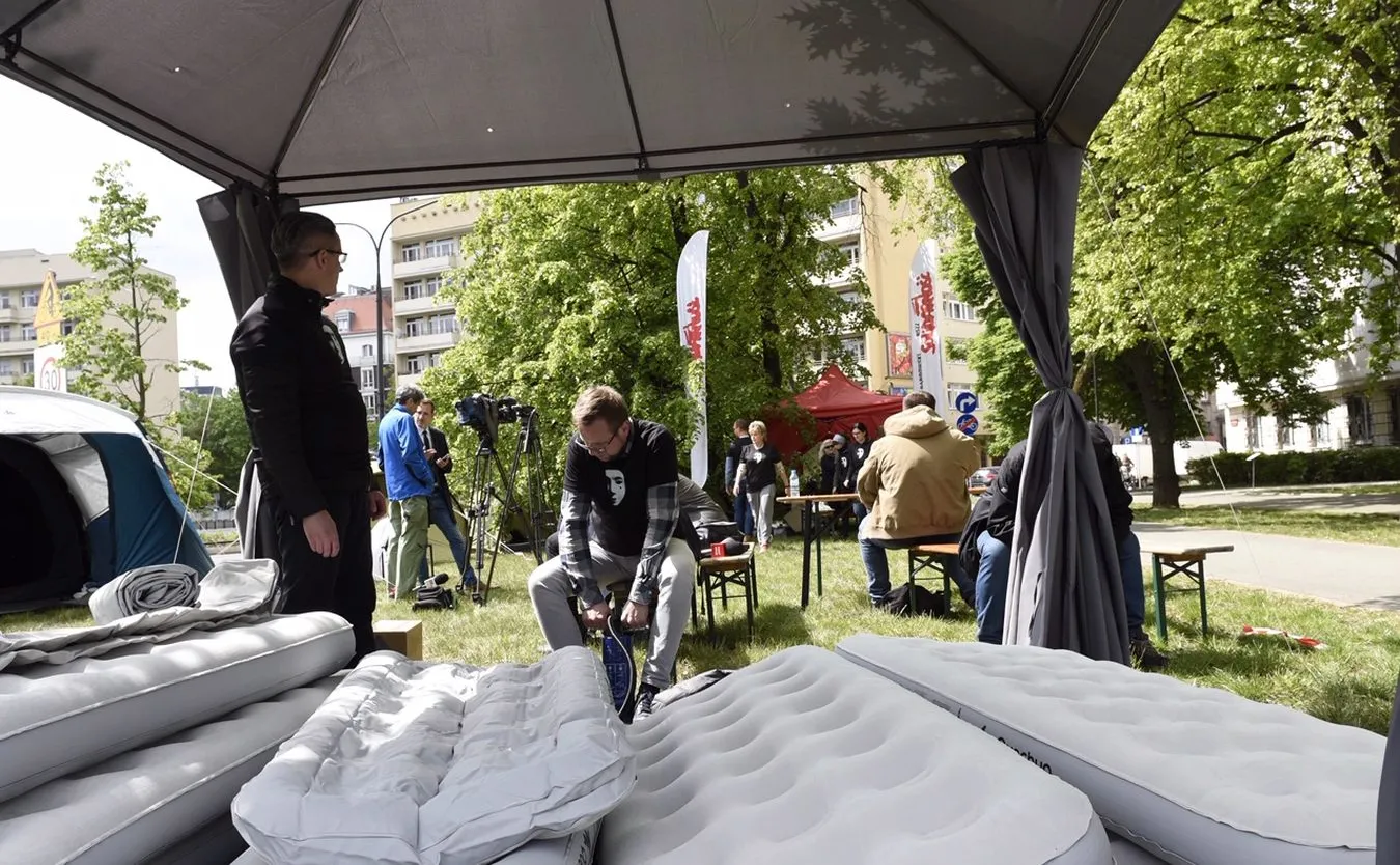 12309336-protest-pracownikow-sadow-i.jpg