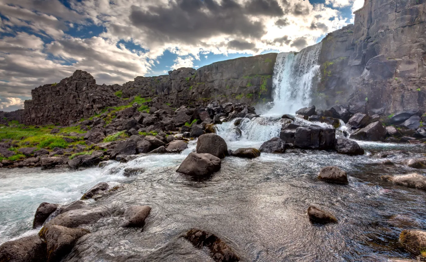 12344065-thingvellir-national-park.jpg