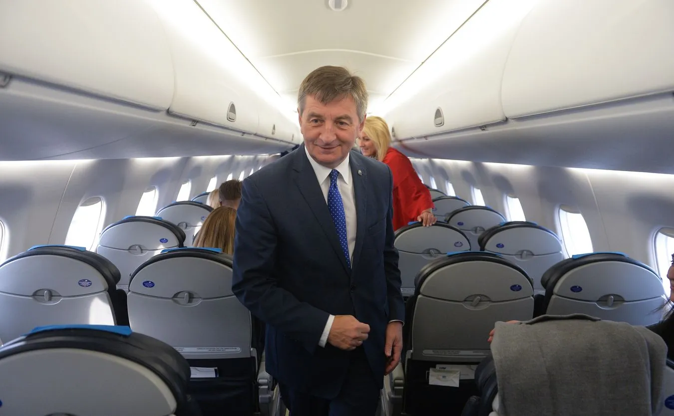Marek Kuchciński w samolocie