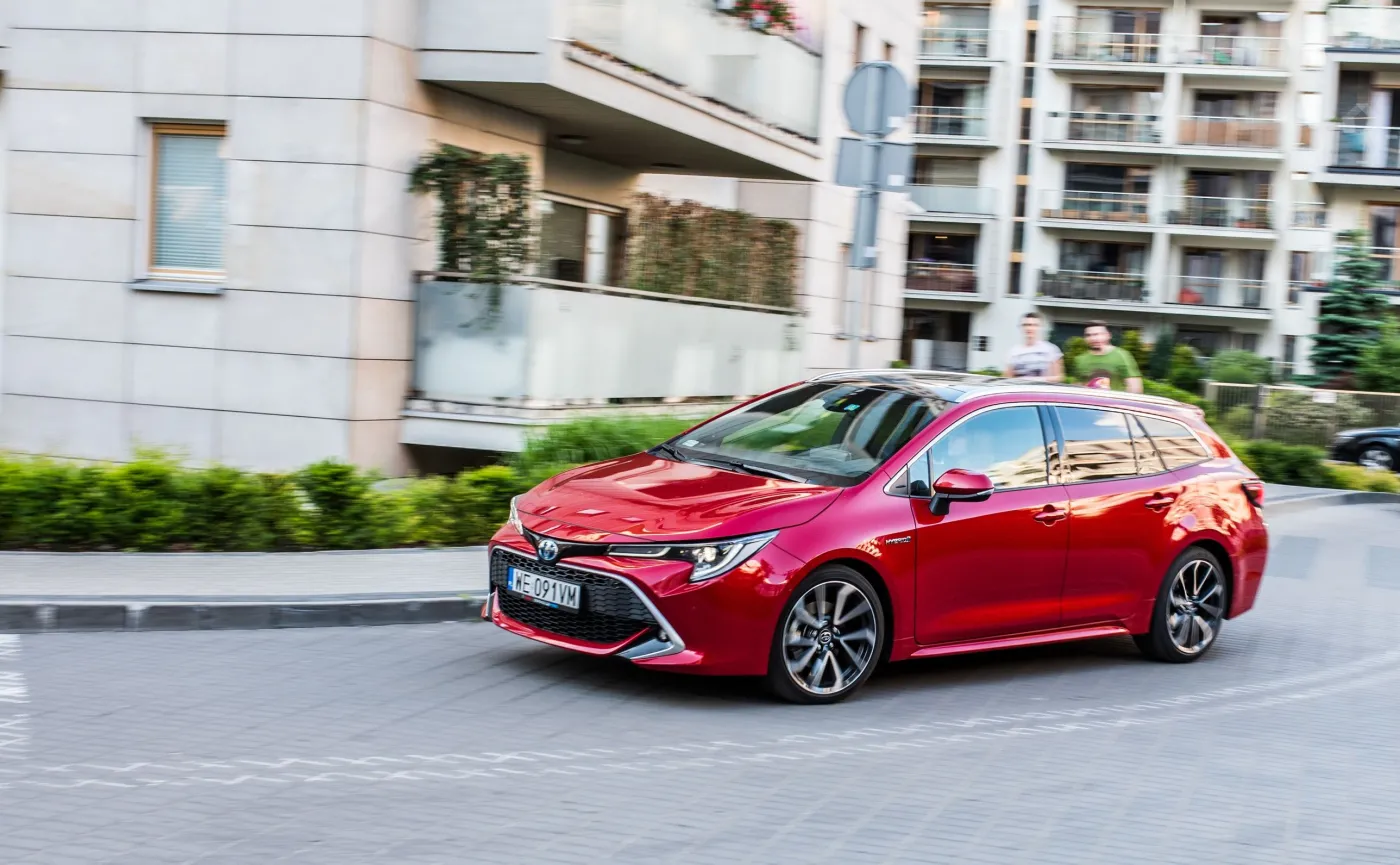Toyota Corolla TS Kombi 2.0 Hybrid e-CVT Executive 