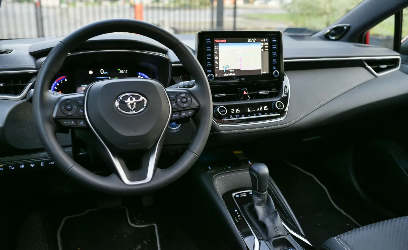 Toyota Corolla TS Kombi 2.0 Hybrid e-CVT Executive 
