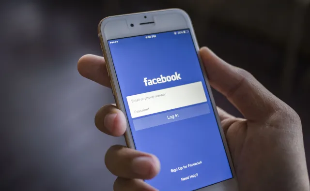 Facebook odpowiada na zarzuty ONR: Dlaczego zablokowaliśmy stronę Marszu Niepodległości? Przez mowę nienawiści i symbol...