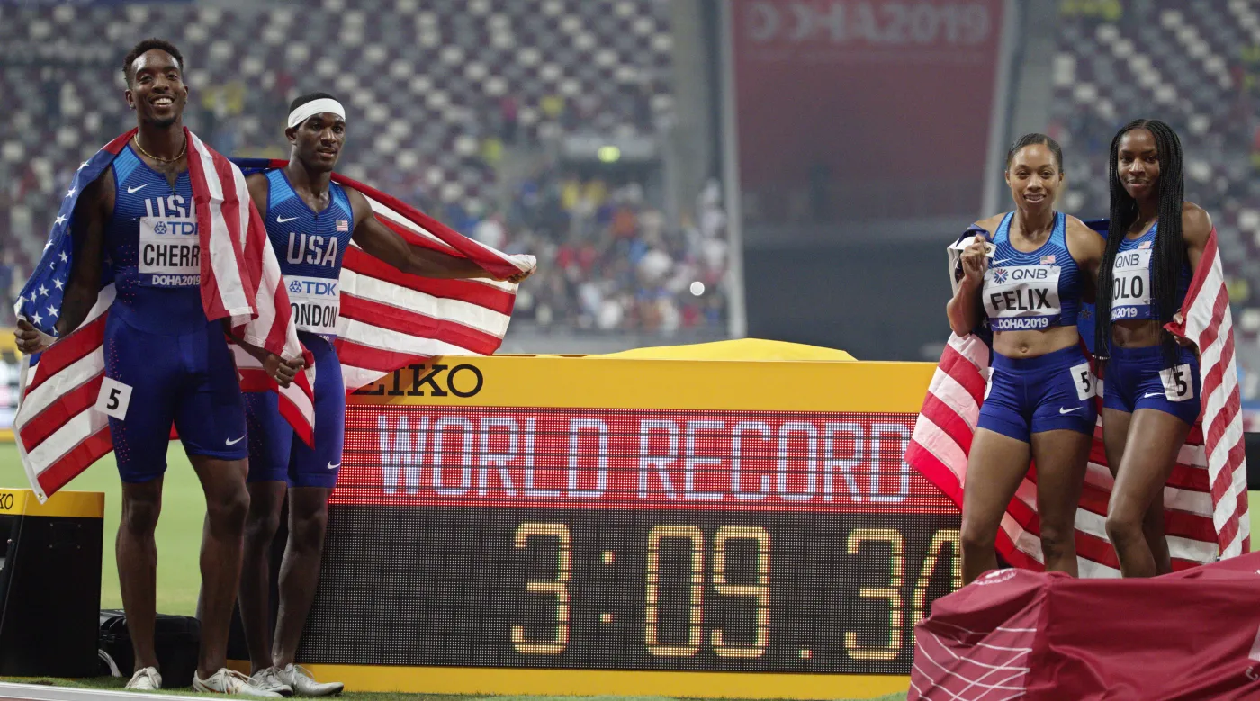 Wilbert London, Allyson Felix, Courtney Okolo i Michael Cherry