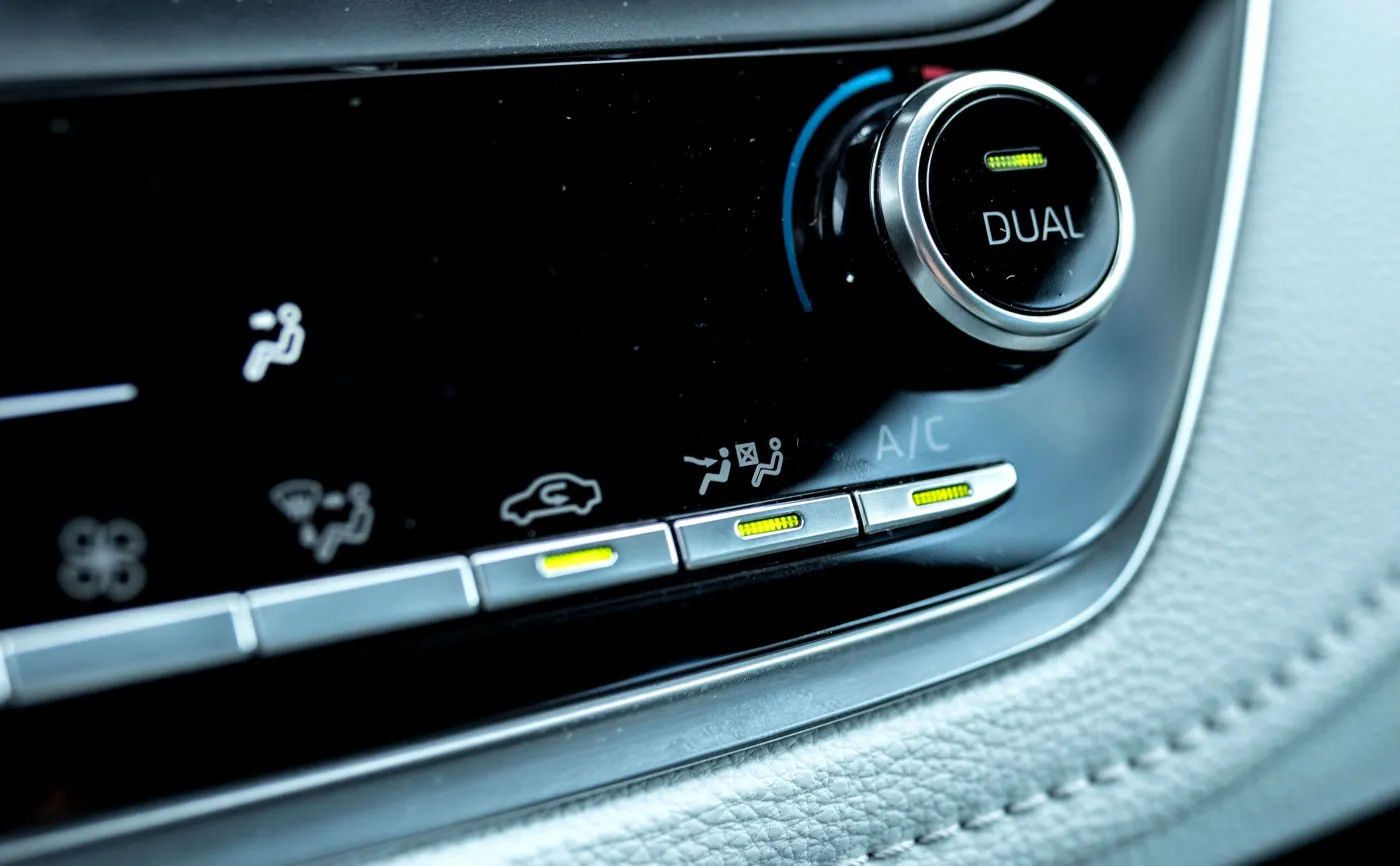 Toyota Corolla TS Kombi 2.0 Hybrid e-CVT Executive 