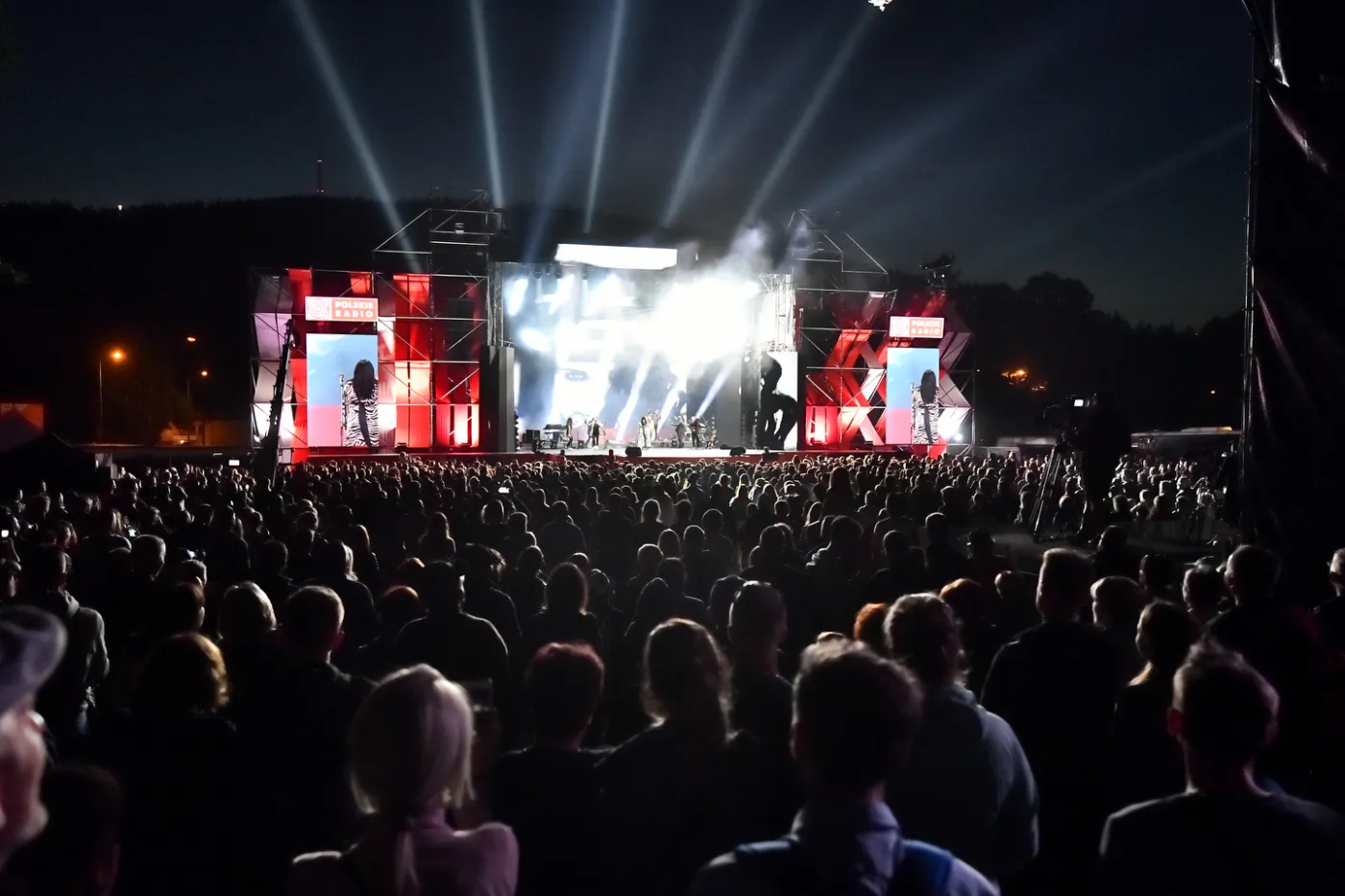 12435314-scena-glowna-dolna-rowien.jpg