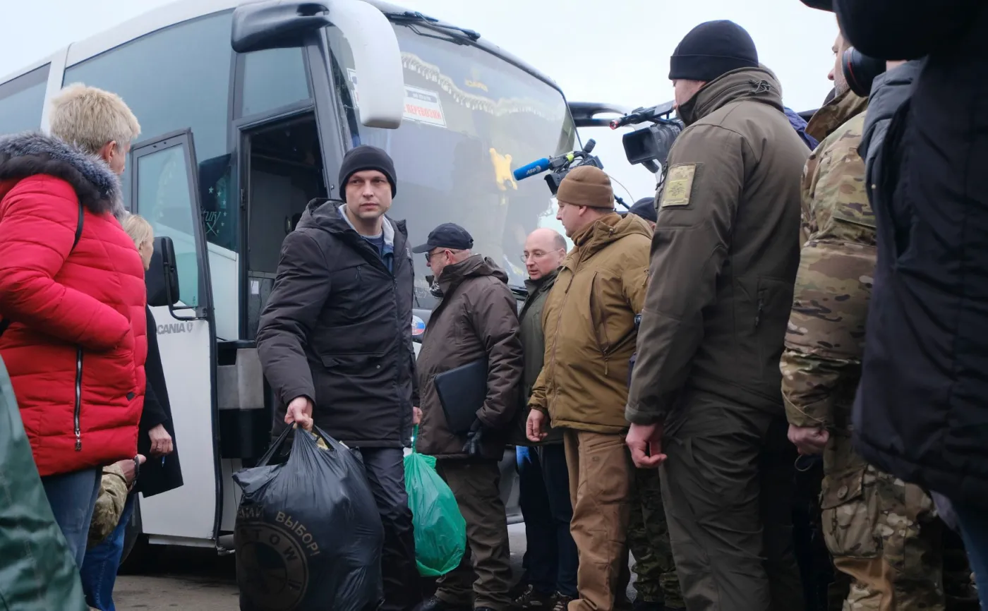 12834502-wymiana-jencow-w-donbasie.jpg