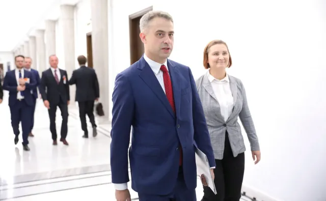 Kto kandydatem Lewicy na prezydenta? "To nie jest tak, że musimy. Na musiku to jest PO"