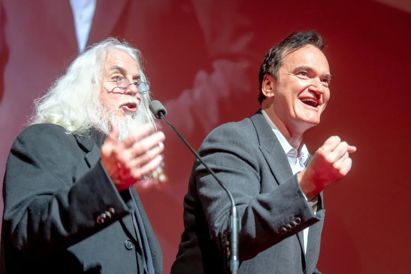 Reżyser, autor zdjęć Robert Richardson (L) i reżyser Quentin Tarantino (P) podczas gali zakończenia 27. edycji Festiwalu EnergaCAMERIMAGE