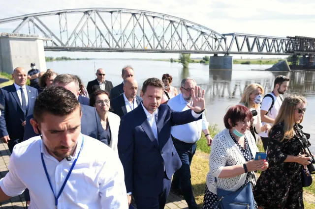 Trzaskowski ostrzega przed zemstą PiS na samorządowcach. "Zaczęły się ataki"
