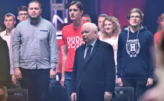 Dyskryminacja płacowa będzie mobbingiem? Nowy projekt PiS z podpisem Kaczyńskiego