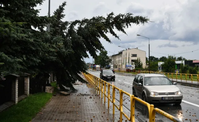 Wichury, burze i ulewy. Strażacy interweniowali prawie tysiąc razy