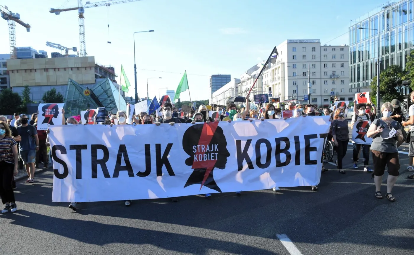 "PiS od dawna jest na wojnie z kobietami". Będzie interwencja u prezydenta?