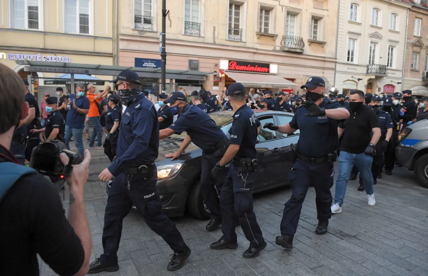 Emerytowana policjantka: Zniszczyliście zupełnie wizerunek policji. Warto być przyzwoitym
