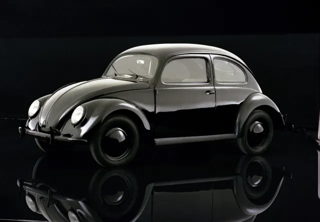Zdjęcie Hitlera z czasów III Rzeszy u dilera Volkswagena. Firma zrywa współpracę po skandalu