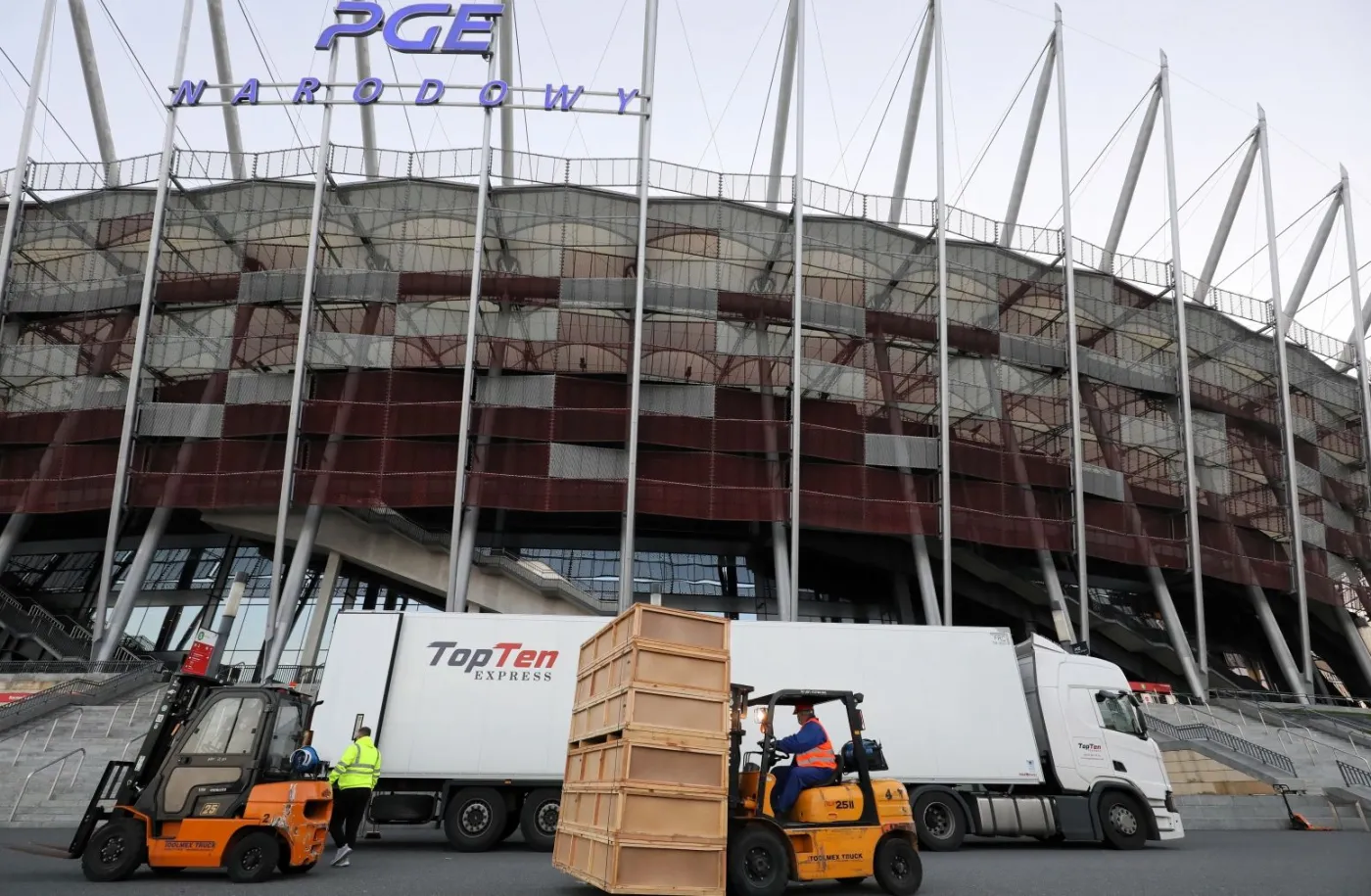 Dworczyk: Potrzebne ponad 500 osób personelu medycznego na Narodowy