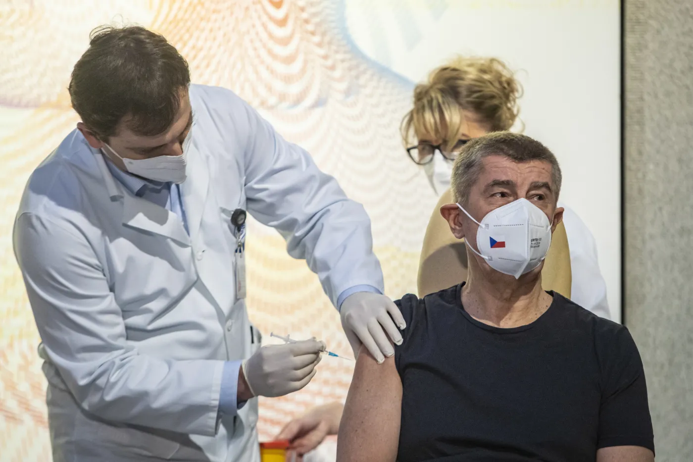 Czechy: Premier pierwszą osobą zaszczepioną przeciwko Covid-19