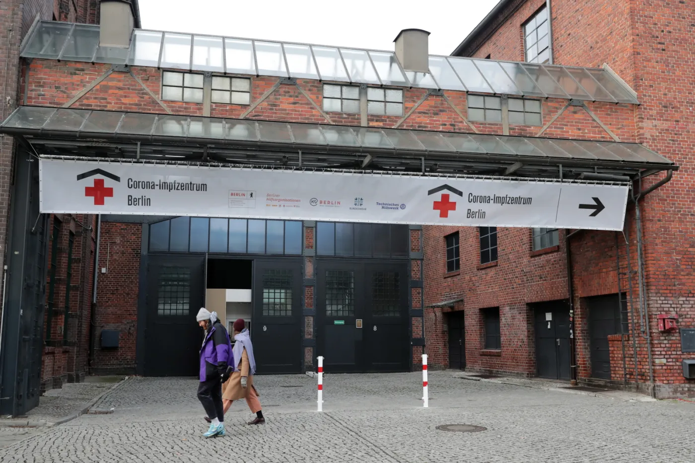 Niemcy zamykają największe centrum szczepień. "Nie ma chętnych"