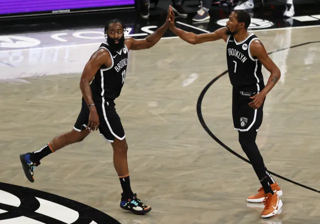 Durant, Irving i Harden łącznie zdobyli 96 punktów, ale to nie wystarczyło