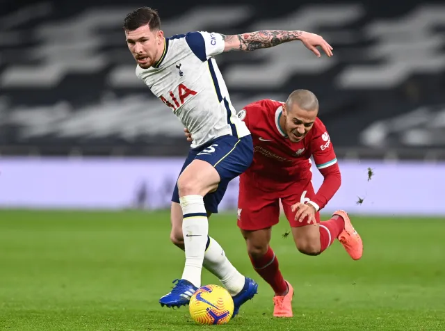 Liverpool przerwał strzelecką niemoc. Tottenham pokonany w hicie kolejki