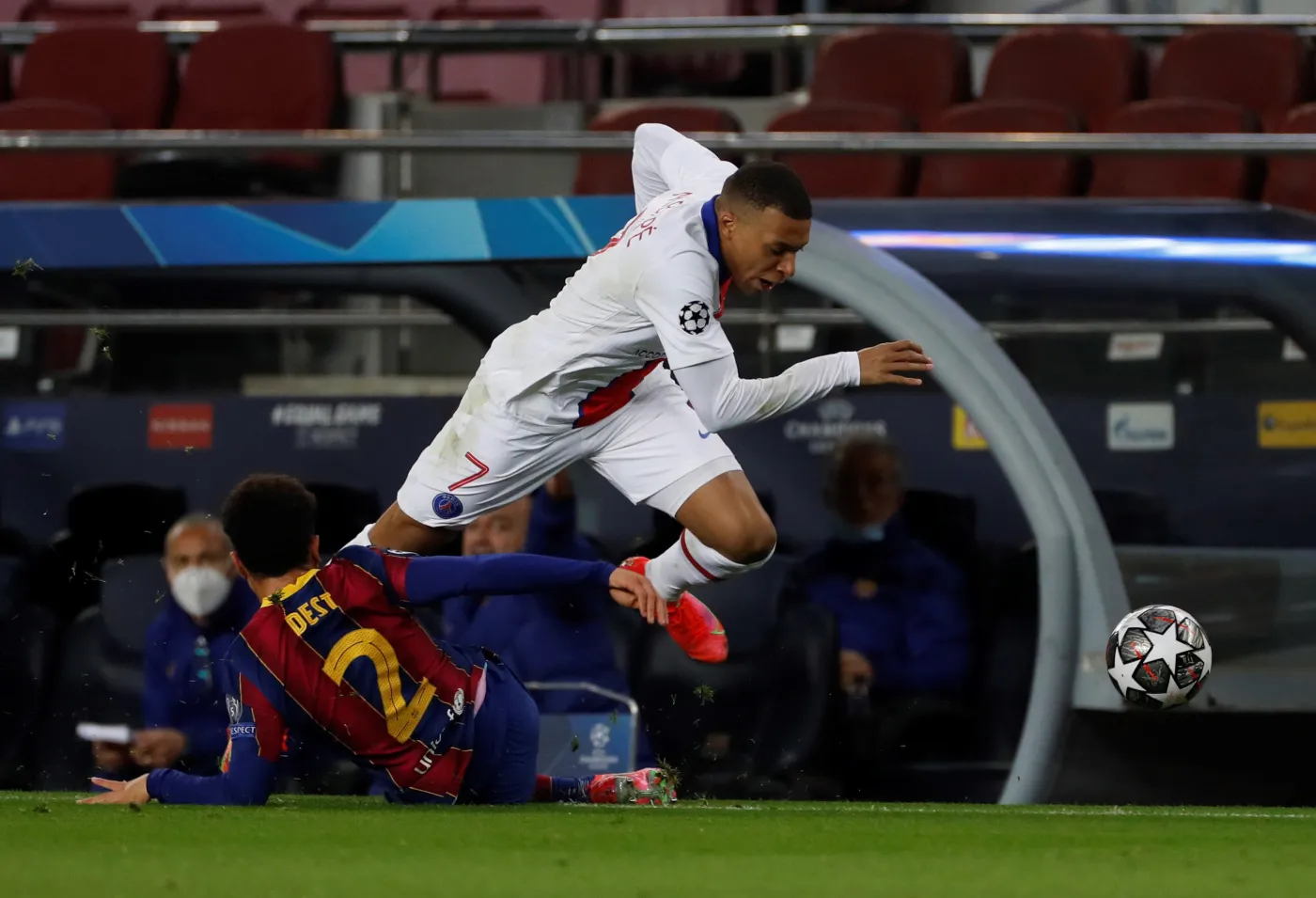 Hat-trick Mbappe, Barcelona praktycznie za burtą Ligi Mistrzów