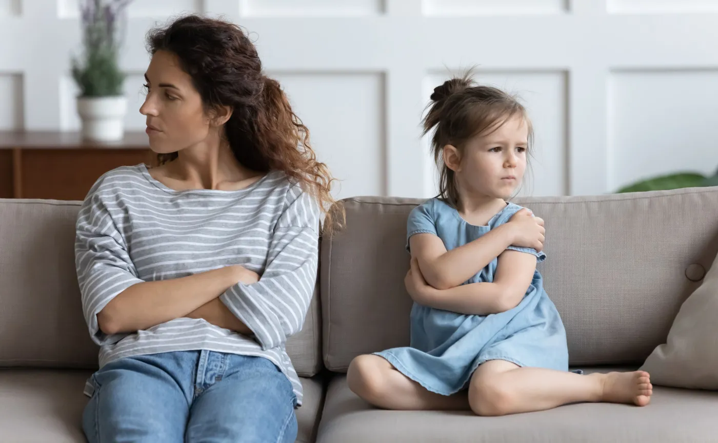 Jak postępować z toksyczną matką? Psychoterapeuta radzi