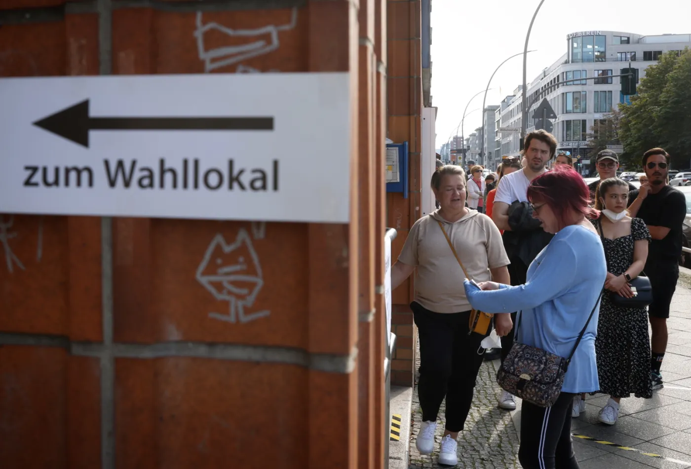 Bomba w Wuppertalu rozbrojona. Chaos wyborczy w Berlinie