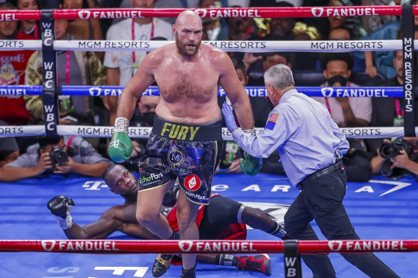 Fury znokautował Wildera. "Król Cyganów" mistrzem świata WBC [WIDEO]