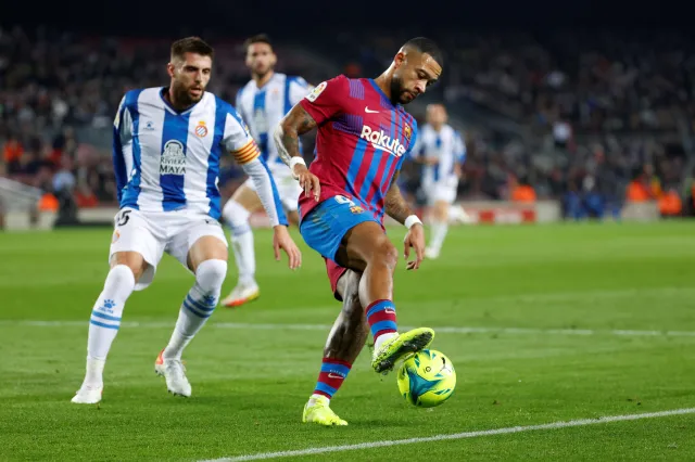 Liga hiszpańska. Barcelona wygrała derby. Udany debiut Xaviego [WIDEO]