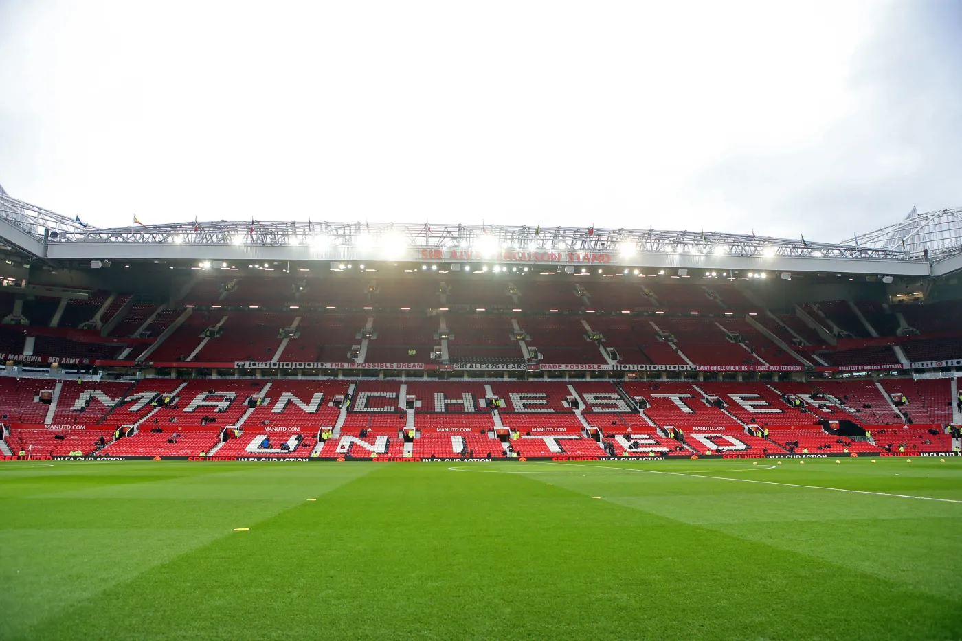 COVID-19 uderzył w Manchester United. Zamknięto centrum treningowe
