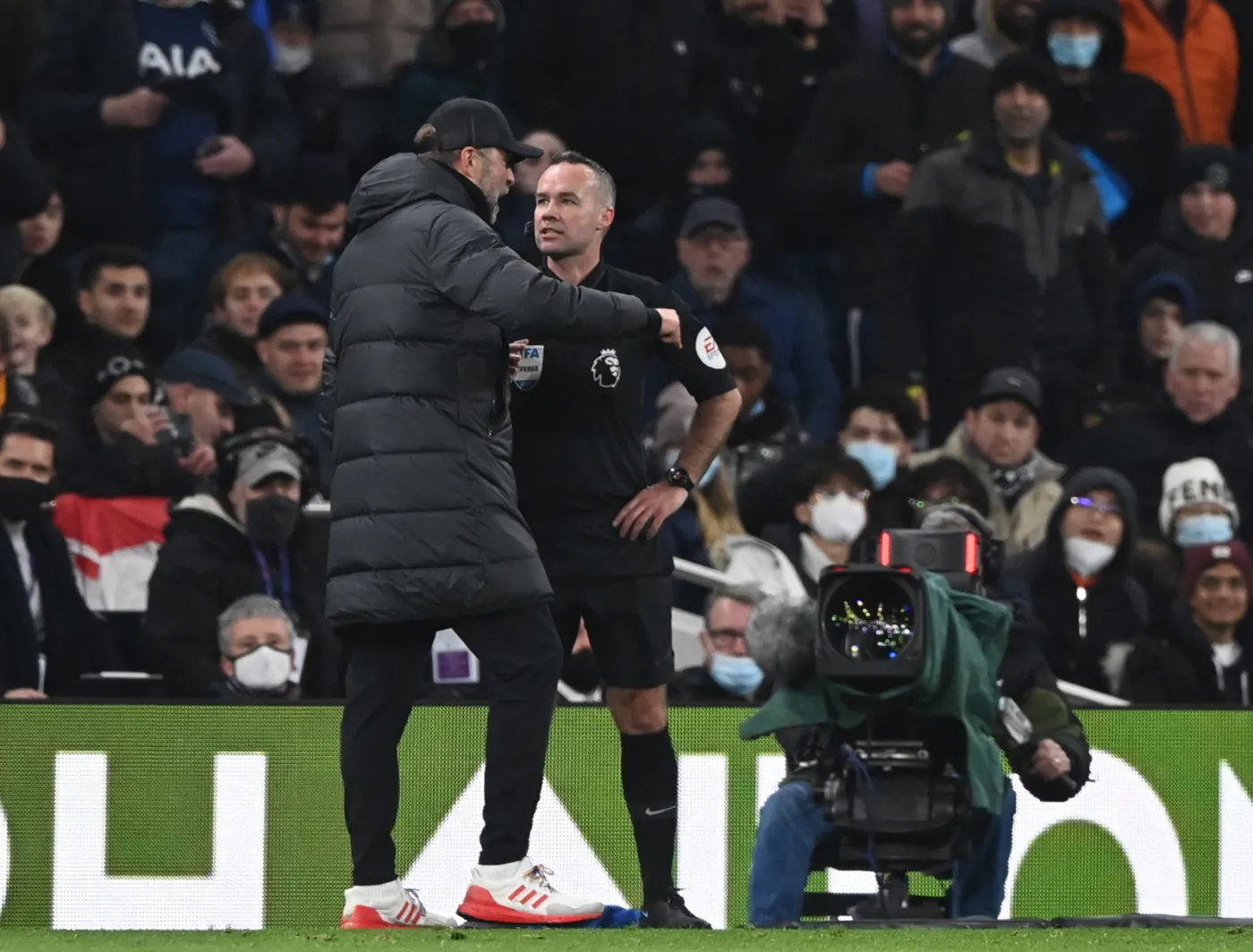 Klopp zły na sędziego. Jego zdaniem Kane mógł złamać nogę Robertsonowi