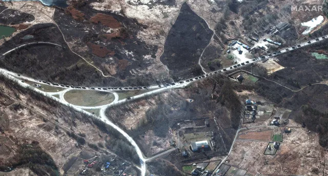Konwój rosyjskich pojazdów wojskowych pod Kijowem ma długość ponad 64 km
