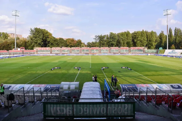 Młodzi piłkarze Dynama Kijów trenują w Sosnowcu. "To szkoła życia"