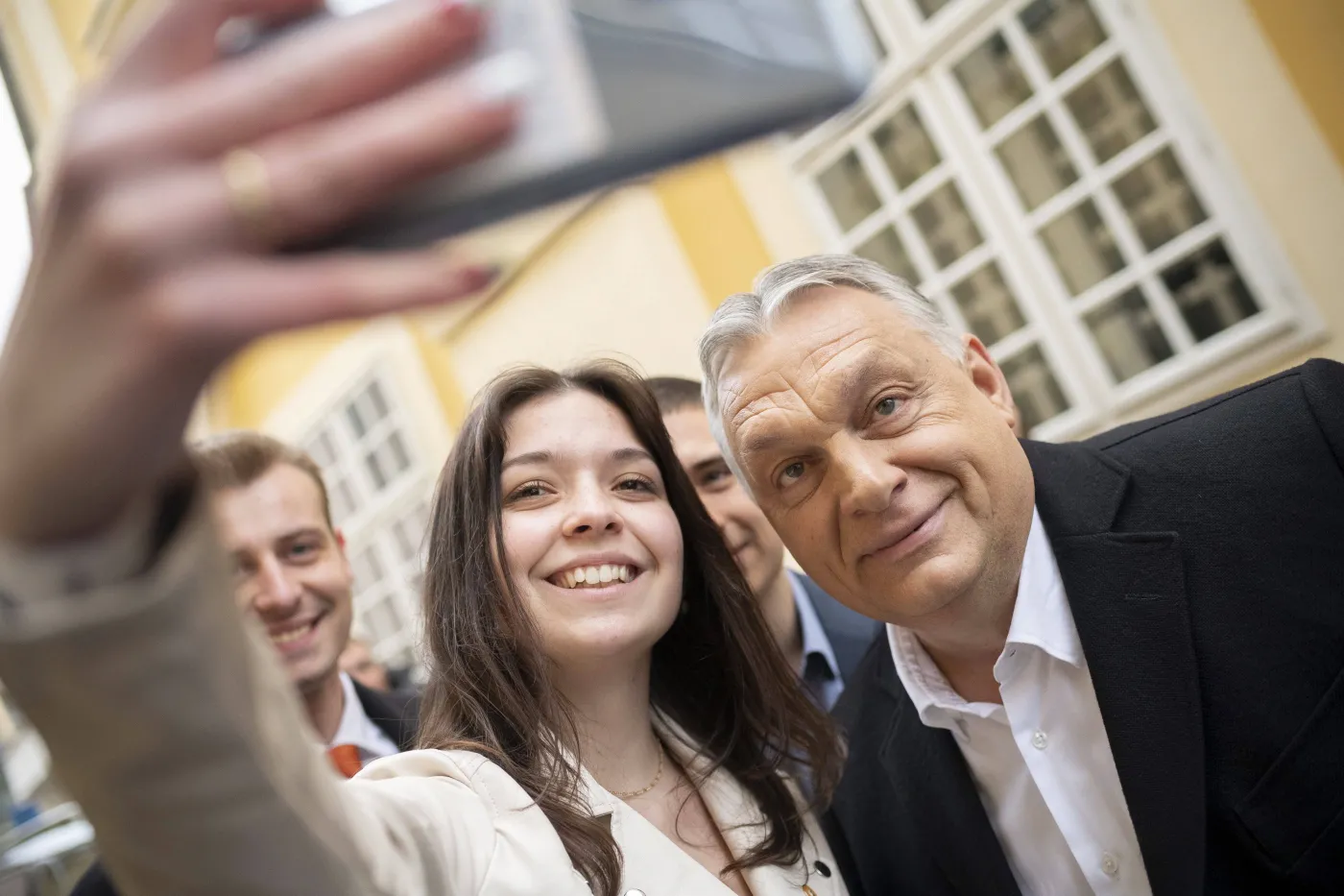 Dlaczego Fidesz nie tylko zwyciężył, lecz także z nieprawdopodobną wręcz większością?