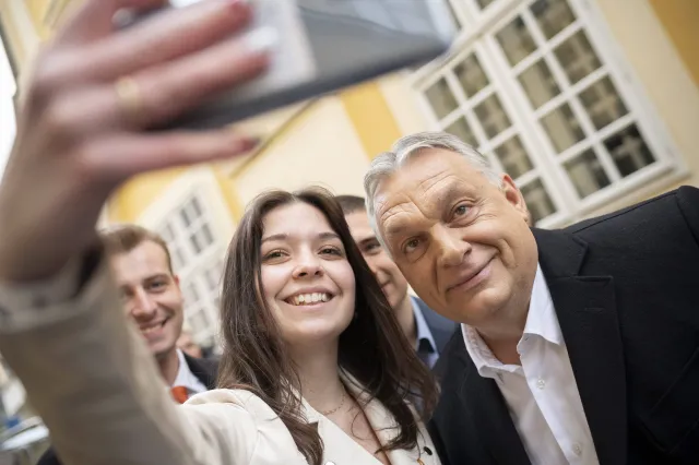 Dlaczego Fidesz nie tylko zwyciężył, lecz także z nieprawdopodobną wręcz większością?