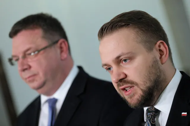 Wójcik i Ozdoba: Solidarna Polska zaproponuje zawieszenie płatności składek do UE