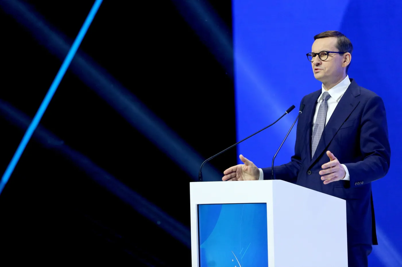 Hipoteczny plan Morawieckiego. "Wakacje kredytowe przypominają rozwiązania..."