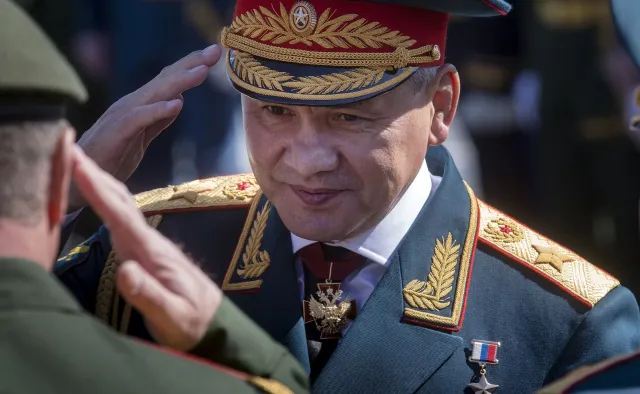 Szojgu rozmawiał z Wallacem. Kuriozalne słowa rosyjskiego ministra obrony o "brudnej bombie"