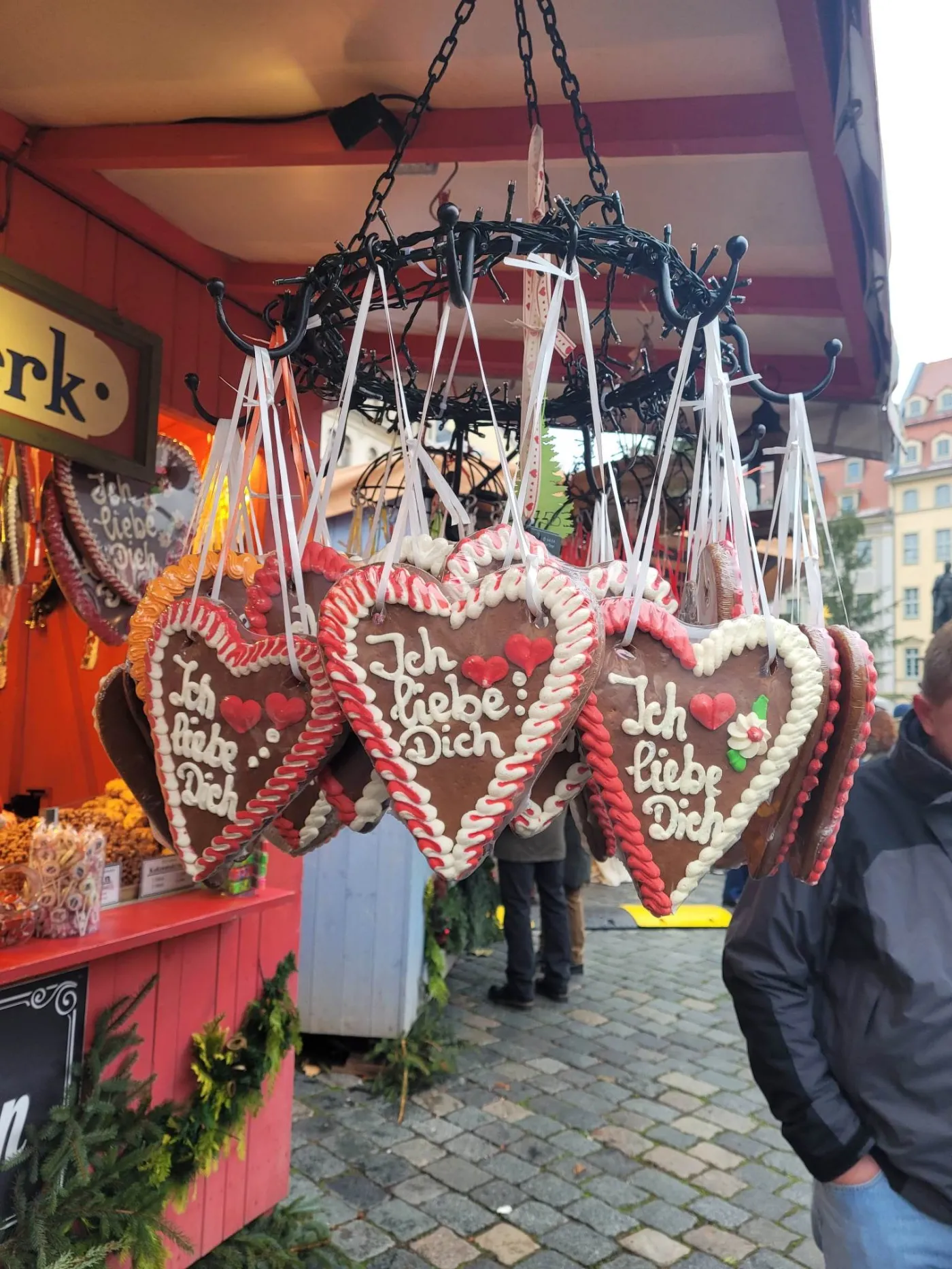 jarmark-swiateczny-w-dreznie-37646089.jpg