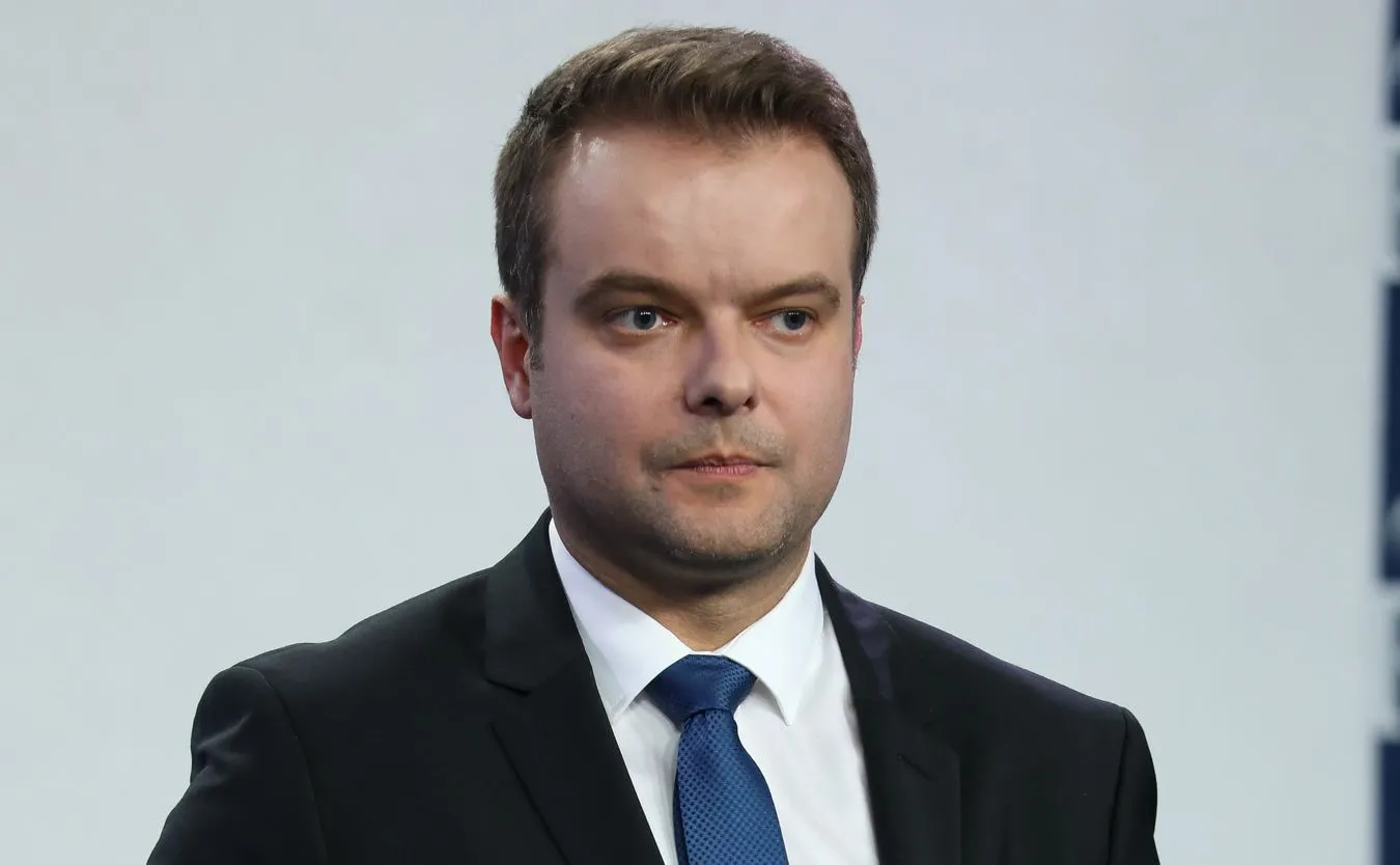 Rzecznik PiS o stanie J. Kaczyńskiego: Prezes przebywa pod opieką bardzo dobrych lekarzy