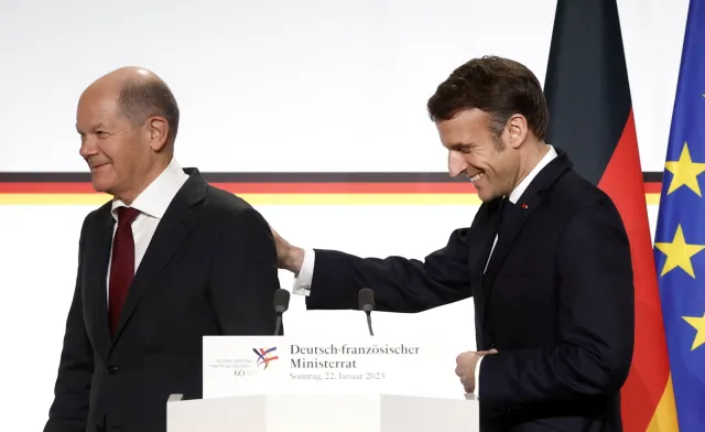 Macron rozmawiał z Scholzem. Padła deklaracja dotycząca francuskich czołgów
