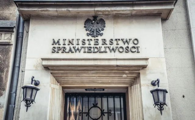 Podejrzana paczka w Ministerstwie Sprawiedliwości. Na miejscu jest straż pożarna