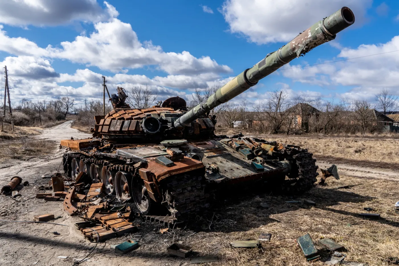 Spalony rosyjski czołg T-72 