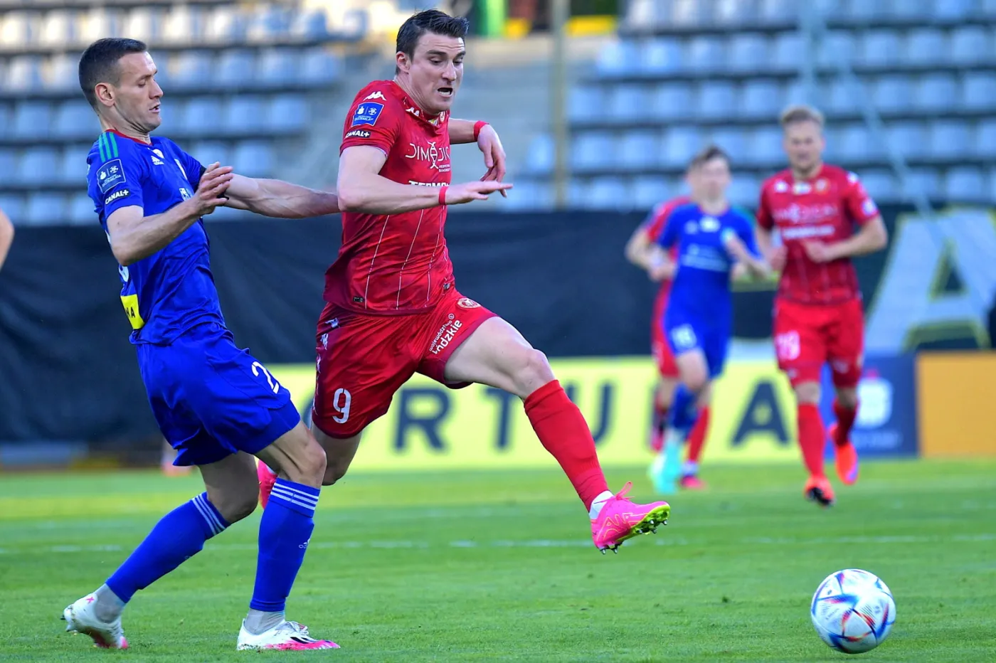 Gol w końcówce przesądził o wyniku meczu Miedzi z Widzewem [WIDEO]