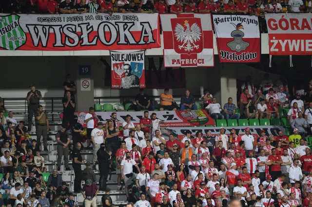 Polscy piłkarze skompromitowali się na boisku, kibice na trybunach. W Mołdawii bili się między sobą