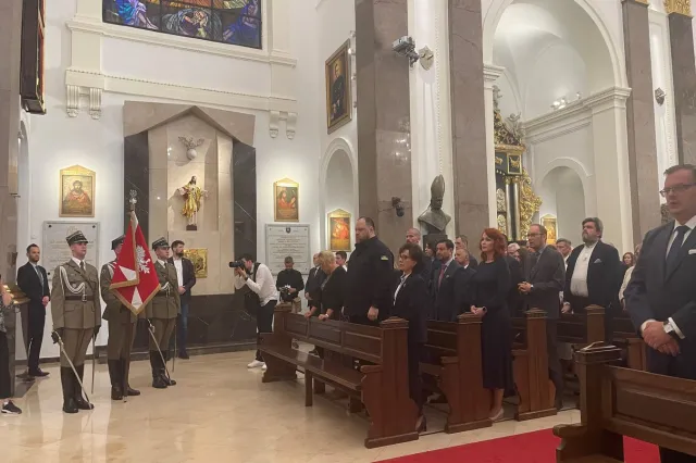 80. rocznica rzezi wołyńskiej. Przedstawiciele polskich i ukraińskich władz uczcili ofiary zbrodni
