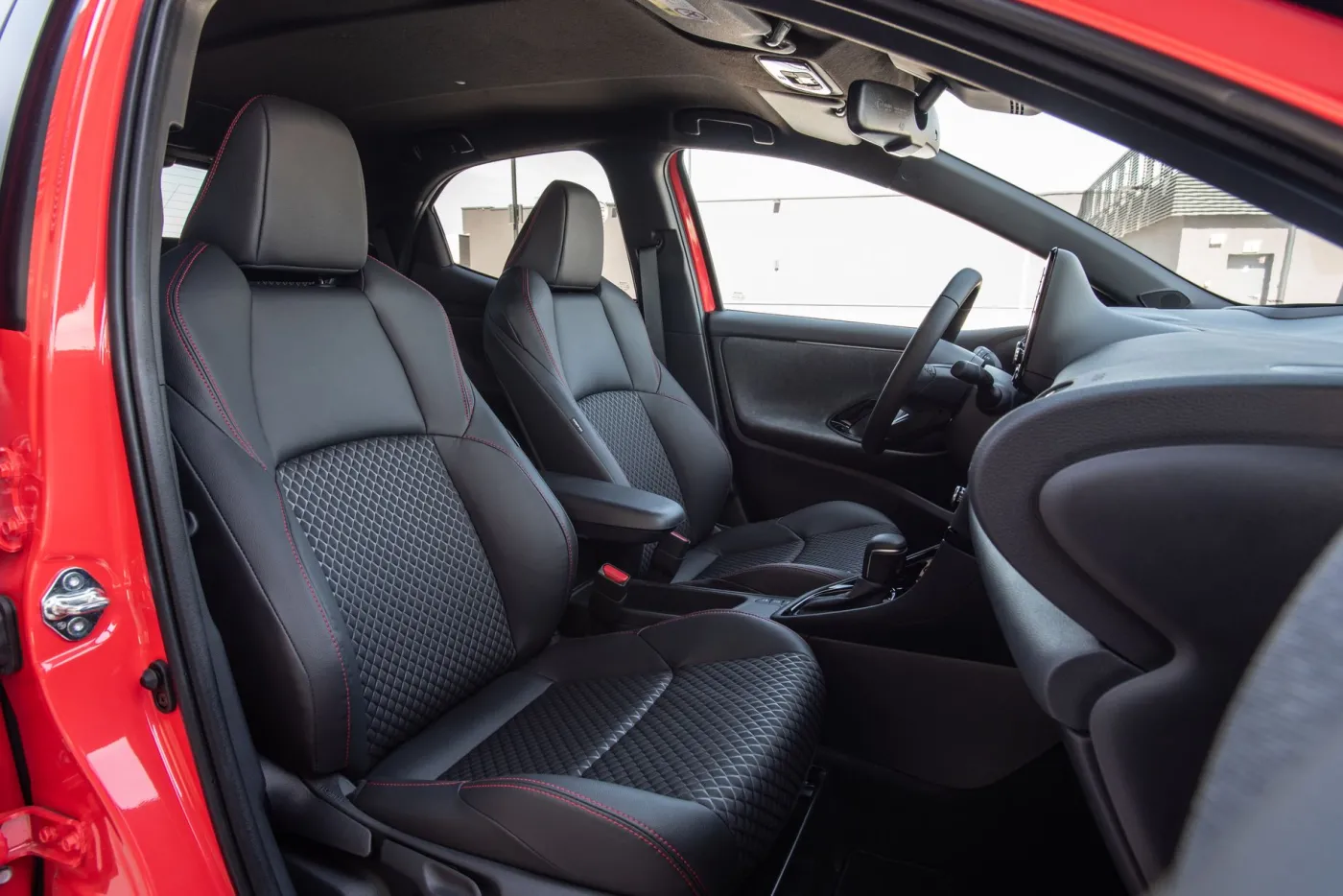 Toyota Yaris i Corolla w Polsce znikają na pniu. Suzuki nokautuje, Hyundai w depresji