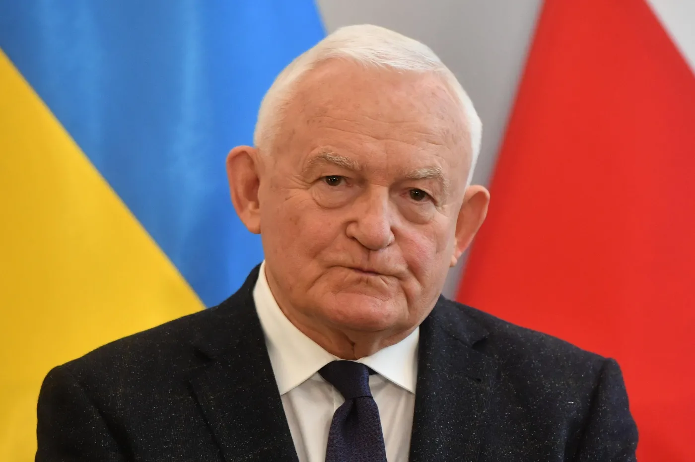 Miller kpi z Kaczyńskiego. Zaproponował specjalne pytanie referendalne