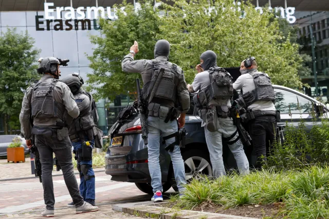 Strzelanina w Rotterdamie. Policja po obławie aresztowała 32-letniego mężczyznę